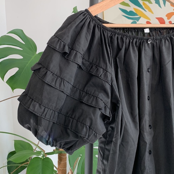 ✨Vintage black peasant blouse made in USA✨ - Picture 2 of 7